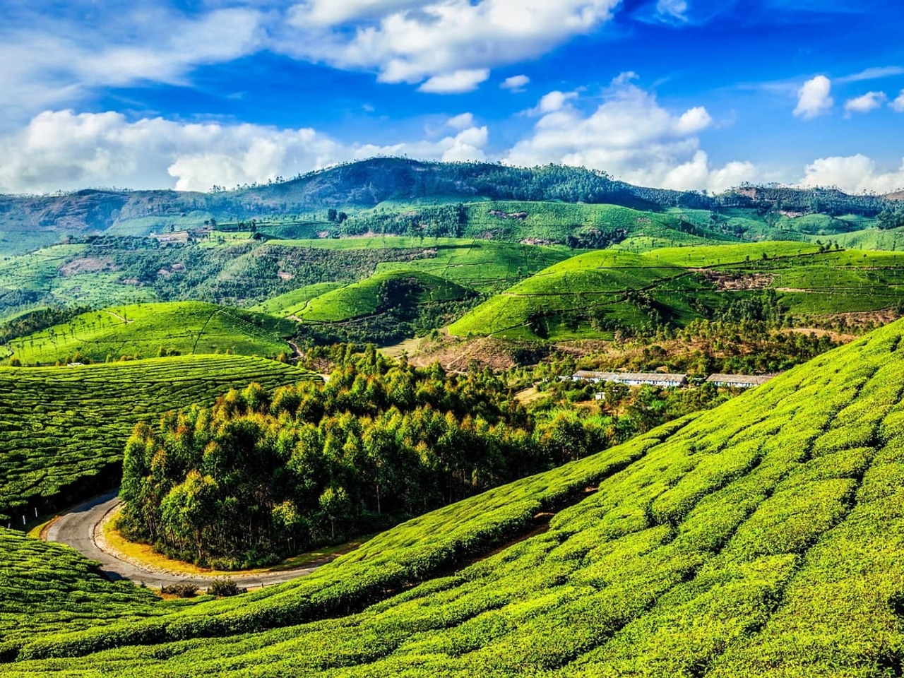 Why April Feels Hotter Than June (And Why You Should Plan a Trip Now)