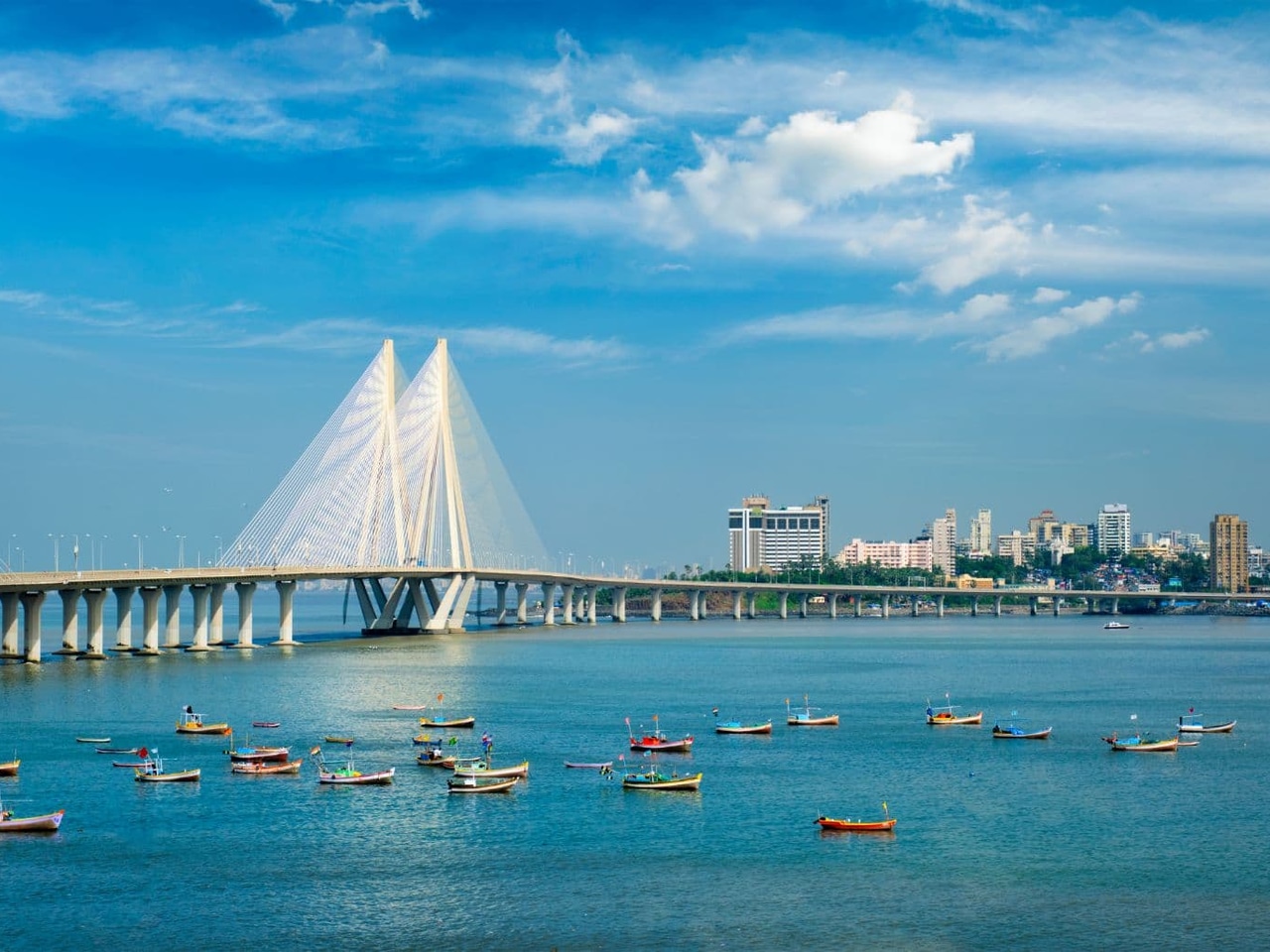 From Marine Drive to Secret Spots — Exploring the Real Mumbai