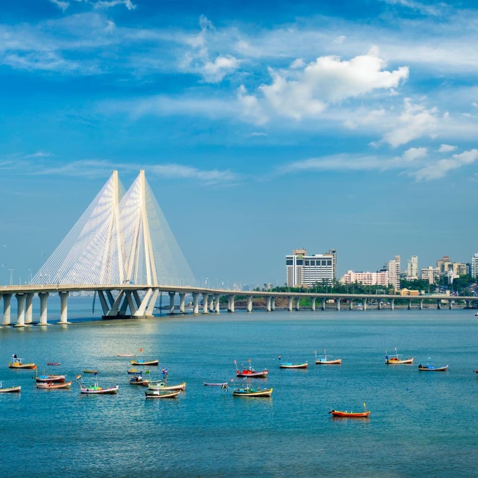 From Marine Drive to Secret Spots — Exploring the Real Mumbai