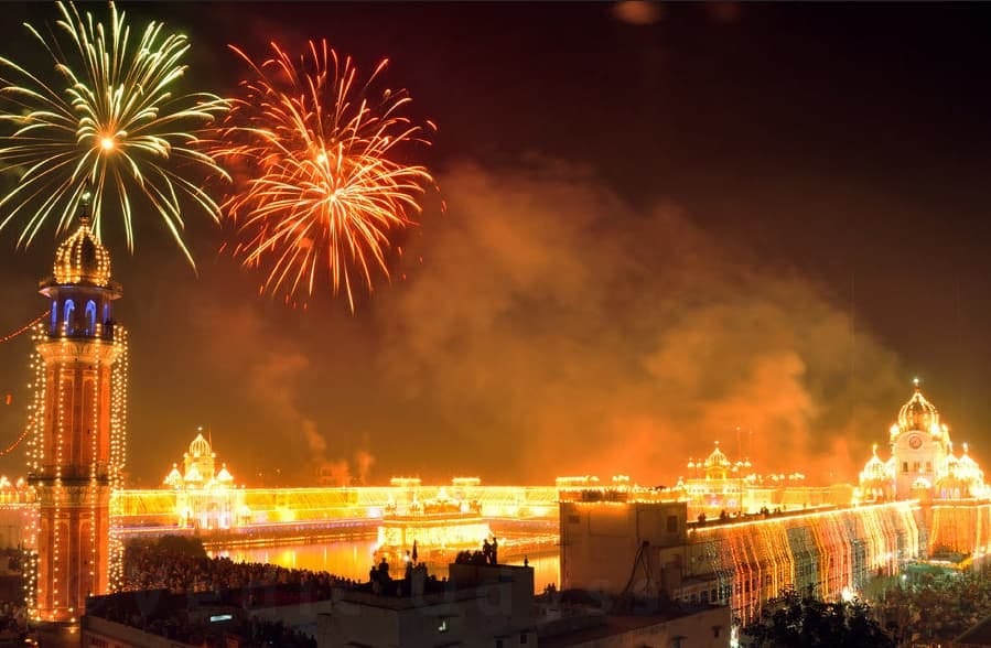 Diwali 2025: Where to Watch the Best Fireworks — Top Places, Safety & SyncTrip Picks
